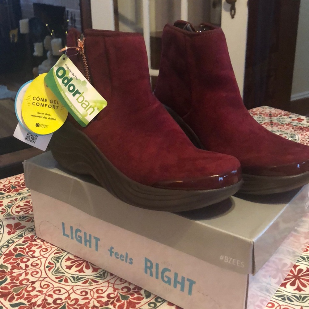 NEW Naturalizer Brees Zora Wine color Boots